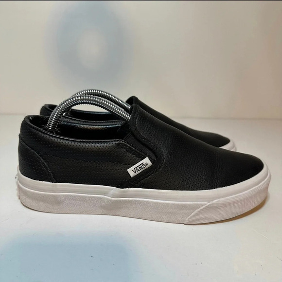 Vans classic slipon Perf leather shoe black size women’s 7 perforated 216 Box 25 - Picture 1 of 10